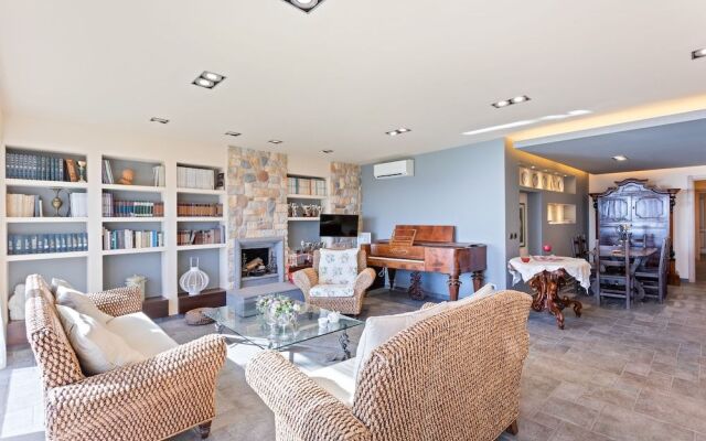 Penelope Seaview Apartment