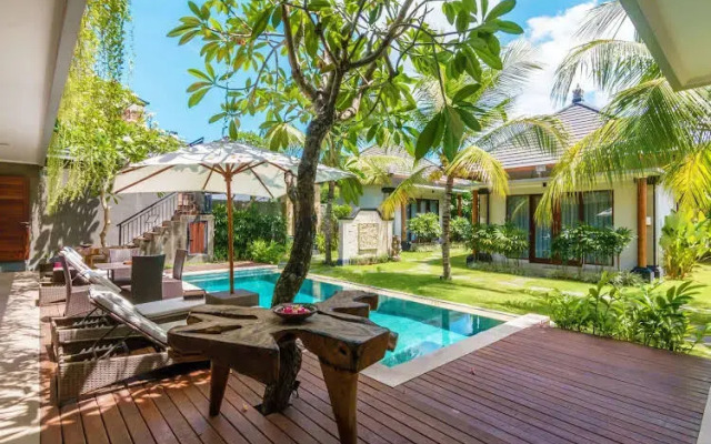 Villa Batu Bolong