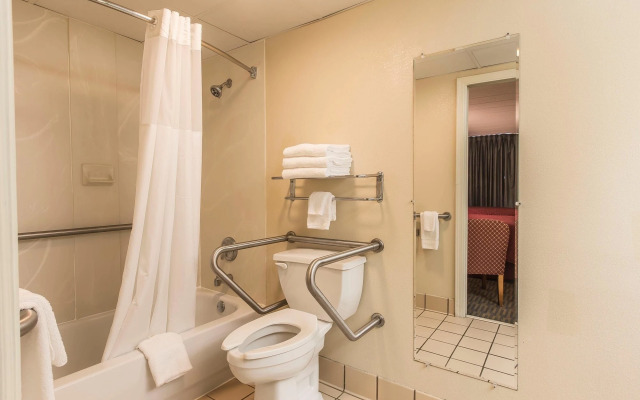 Quality Inn & Suites Easley - Greenville