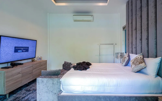 6BR Luxury Tropical Pool Villa PH125