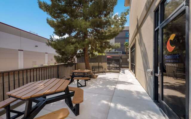 Comfort Inn & Suites Las Vegas - Nellis