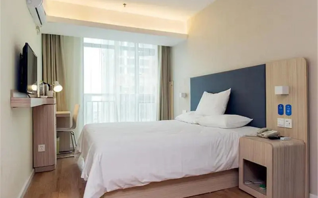 Hanting Express Chengdu Gaoxin District Century City