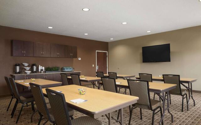 Microtel Inn & Suites by Wyndham St Clairsville/Wheeling