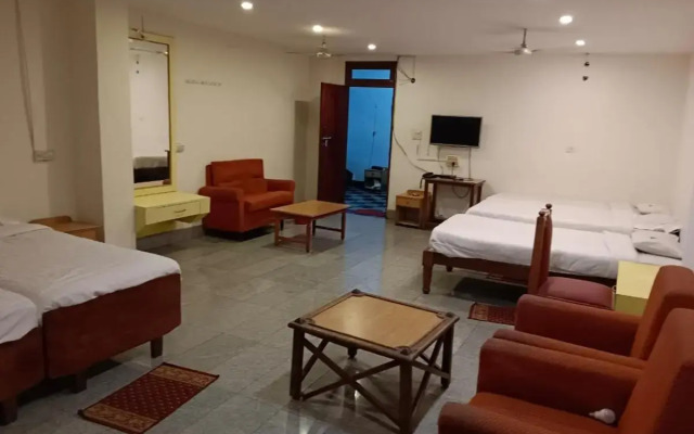Spot On 808263 Hotel Karunadu Mysore