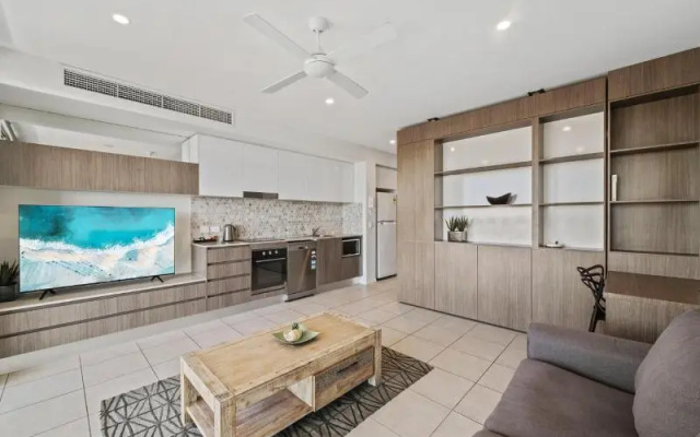 Waterline At Oceanside – Guest Rooms – Birtinya