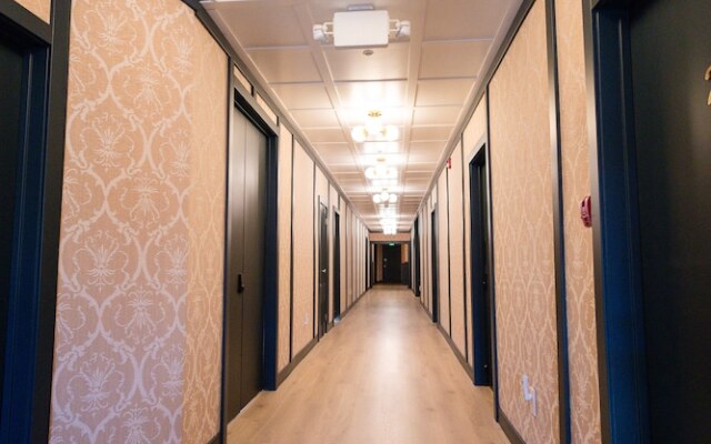 Speakeasy Suites