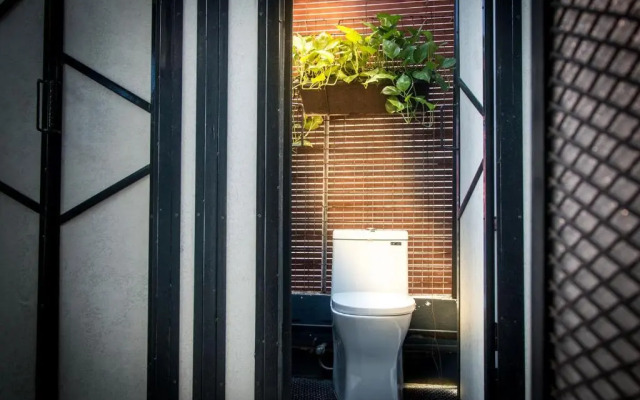 The Brownstone Hostel & Space