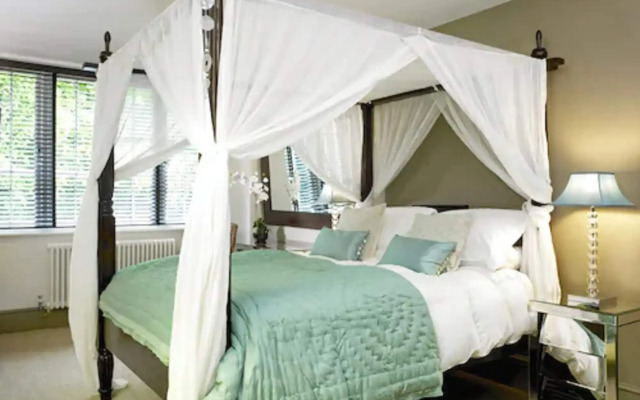 Windfalls Boutique Hotel