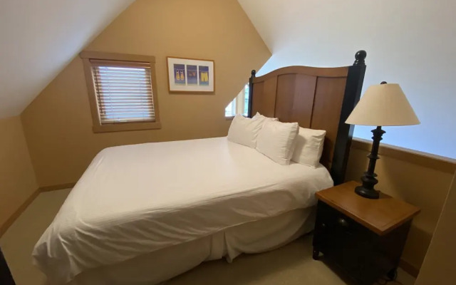 La Casa Lakeside Resort