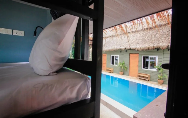 Bandon Beach Bar & Hostel - Adults Only