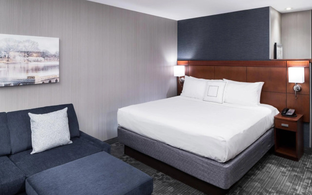 Courtyard by Marriott West Orange