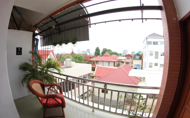 SKY Residence - 50m to Museum and Riverside