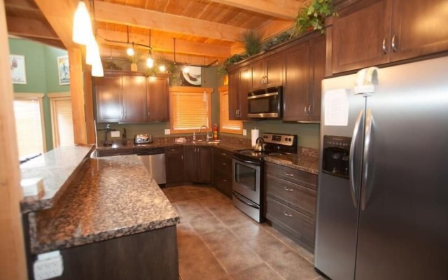 Snow Ridge by Apex Accommodations