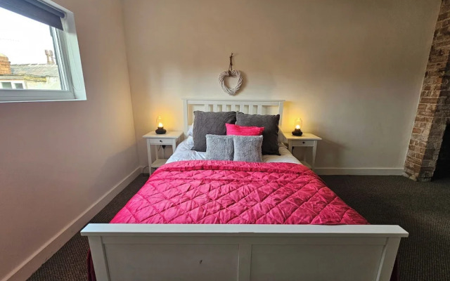 Apartmentsleeps4-marketquarter-wifi-parking