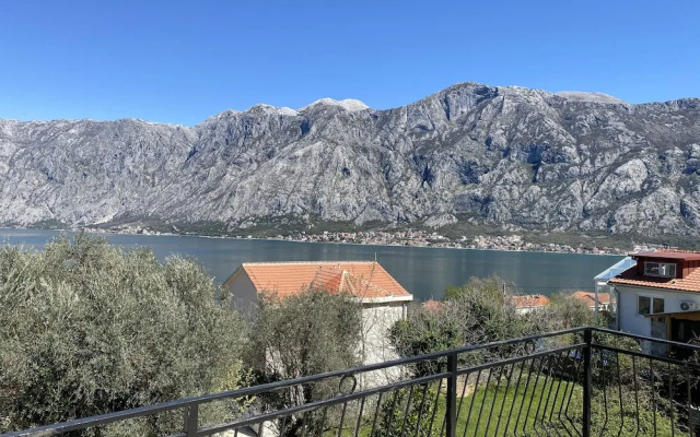 Two Bedroom Apartment With Amazing Views