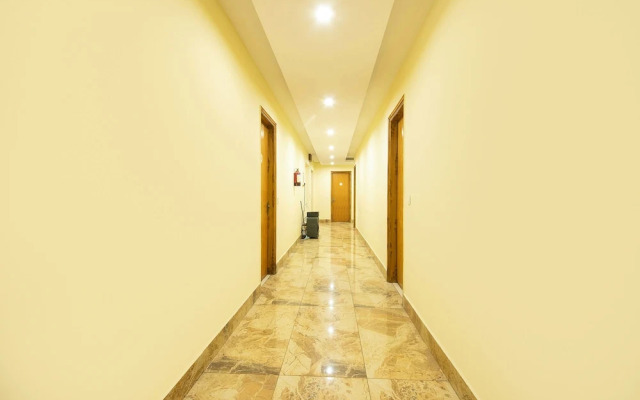 Fabhotel Crestwood Inn