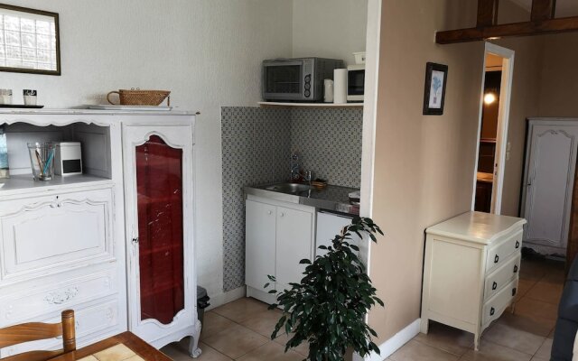 Studio avec terrasse et jardin