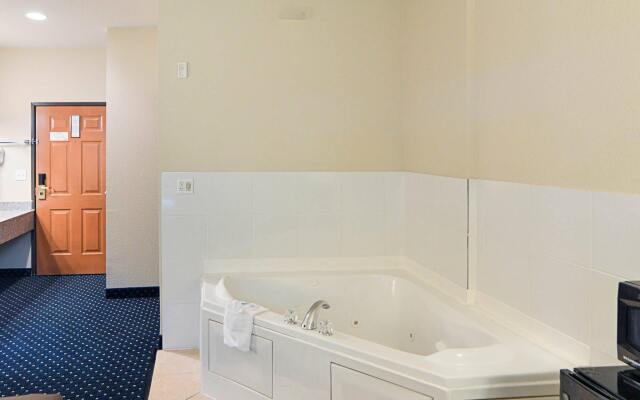 Rodeway Inn Carrollton I-35E