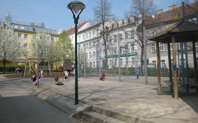 Vienna Westend City Hostel