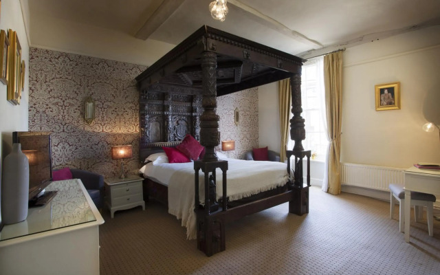 The George Hotel