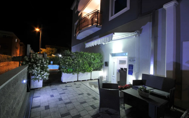 Apartments & Rooms Villa Maslina