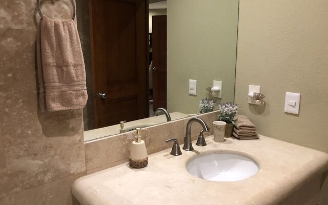 Luxury Condo Romantic Zone-Beach