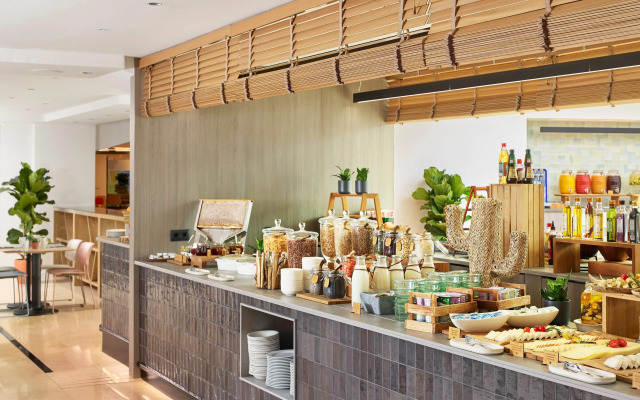 Отель INNSiDE by Melia Barcelona Apolo