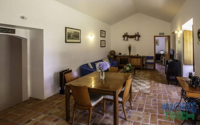 Casa do Merend rio in Biscoitos