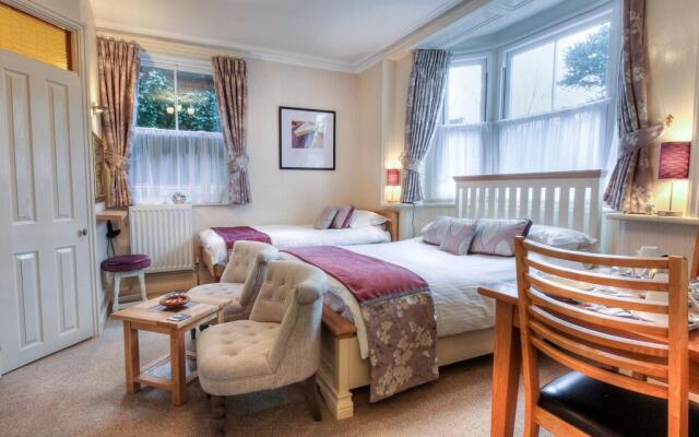 Brooklands Lodge - Bed & Breakfast