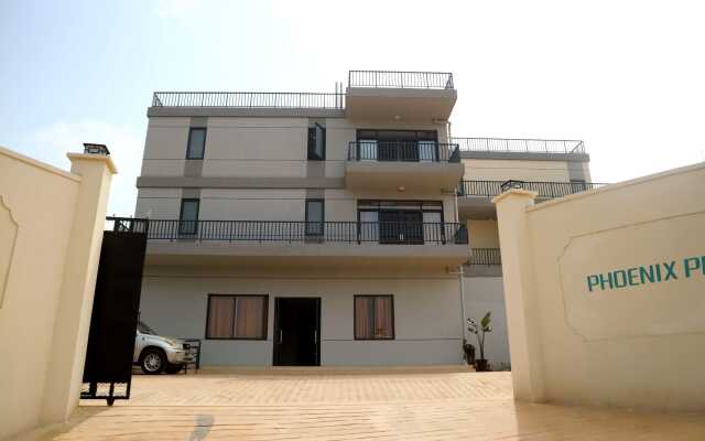 Phoenix Apartment by LINK