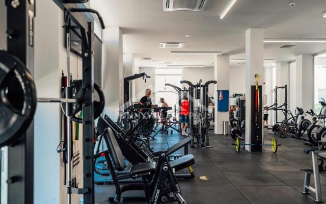 SunnyVillas: 2BR Mythical Apt*Swimming Pool*AK04