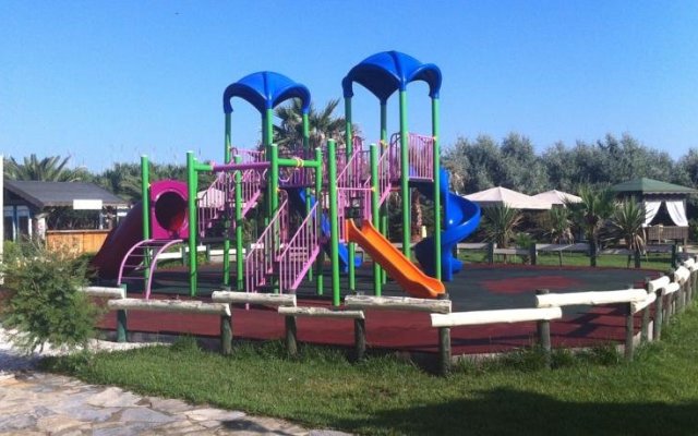 Capraz Holiday Village