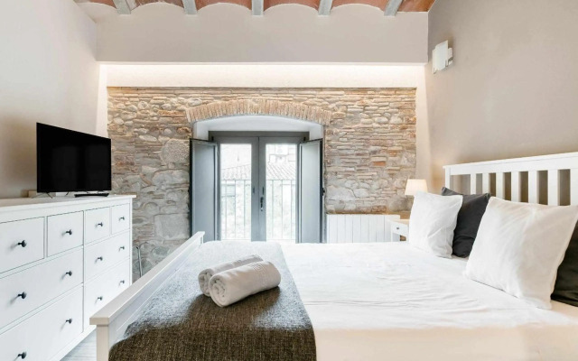 Revitalized Downtown Apartment in Historical Building