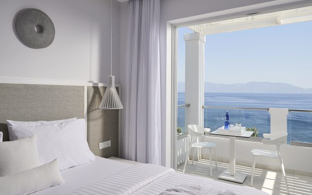 Dimitra Beach Hotel & Suites
