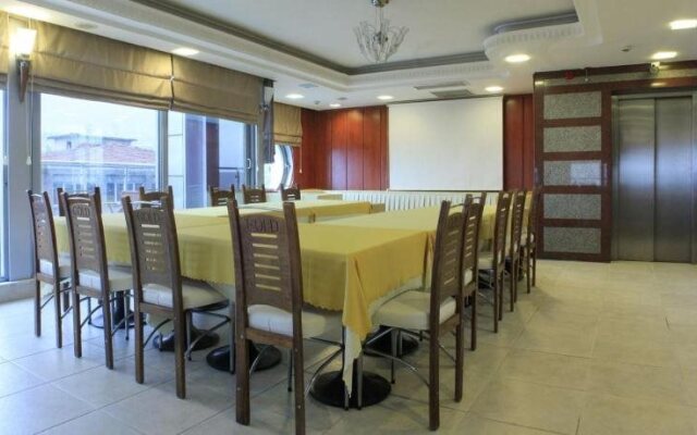 Martin City Hotel