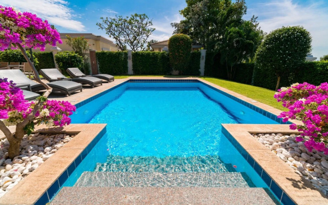 Luxury Pool Villa 604