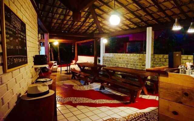 Novos Baianos Hostel e Suites