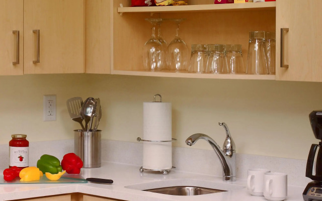 Sonesta Simply Suites Cleveland Westlake