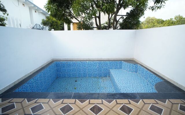 The White Oak Corbett Spa & Resort