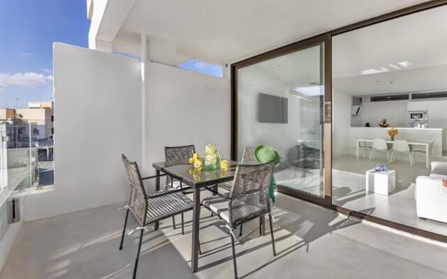 Beachfront apartment in Alcudia beach CB 3