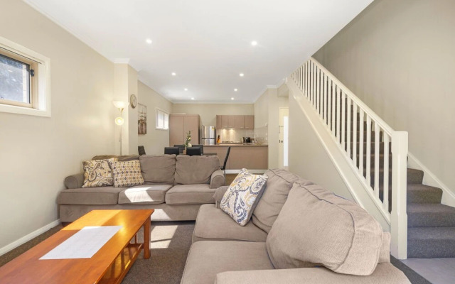 Newcastle Short Stay Apartments - Birmingham Garden Townhouses