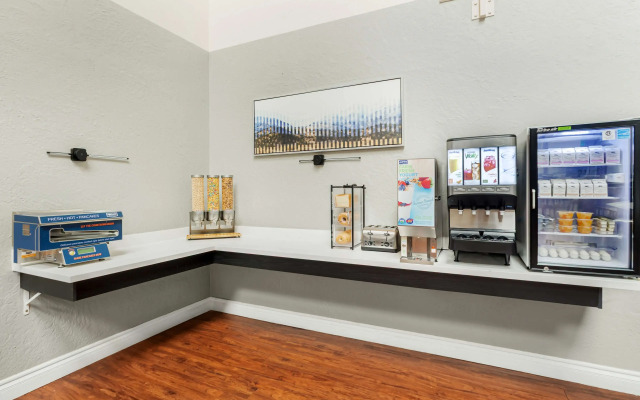Best Western Plus Villa Del Lago Inn Patterson