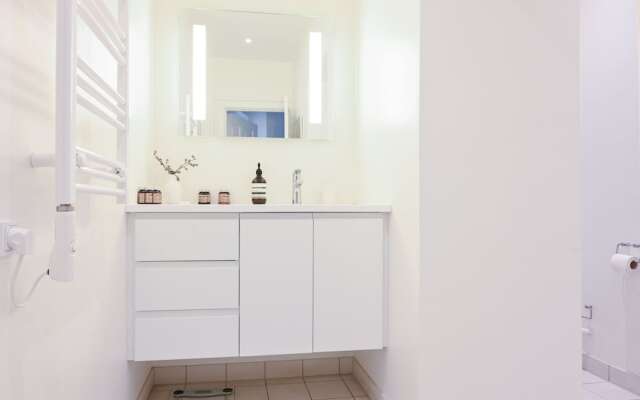 Beautiful 2-Bedroom Apartment with Designers Furniture in Downtown Copenhagen