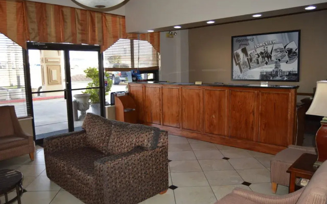 Super 8 Longview/North