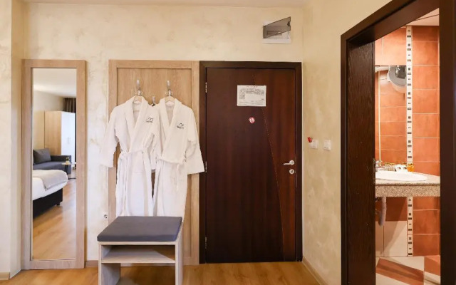 Green Wood Resort Apartments