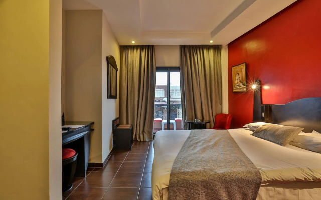 Red Hotel