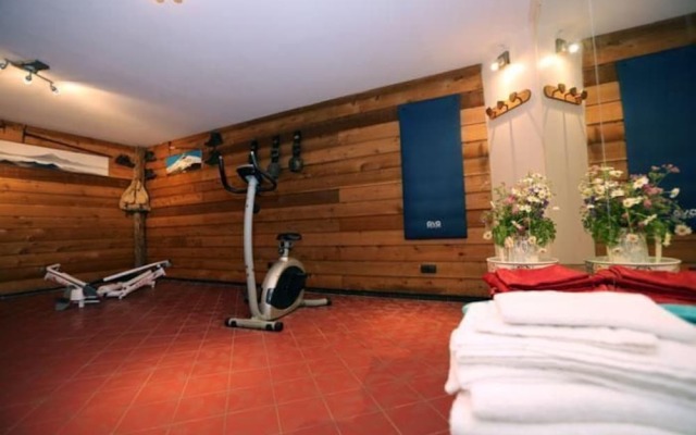 Ferm6 - 6-6p-5chbres-3sdb-120m?-10 / 12pers-valloire