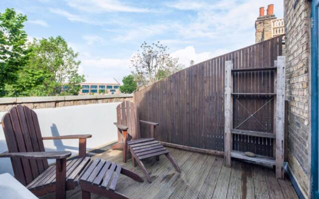 Stunning 2Bed Home with 2 Balconies in Camberwell