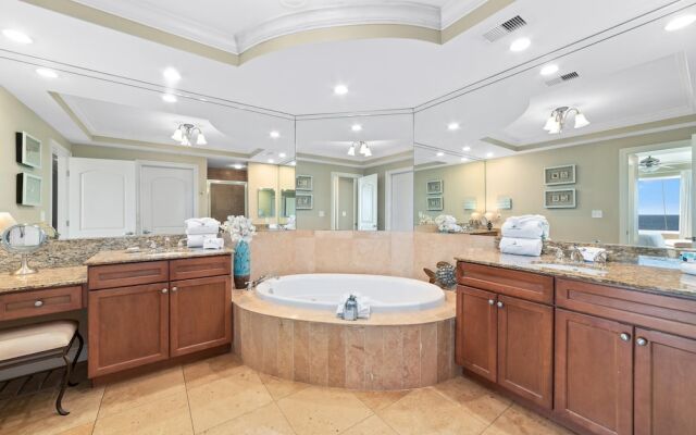 Indigo West 801 With Private Poolside Cabana