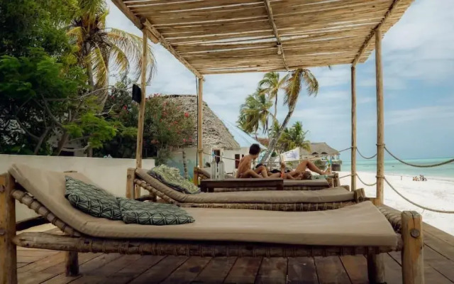 Red Monkey Beach Lodge